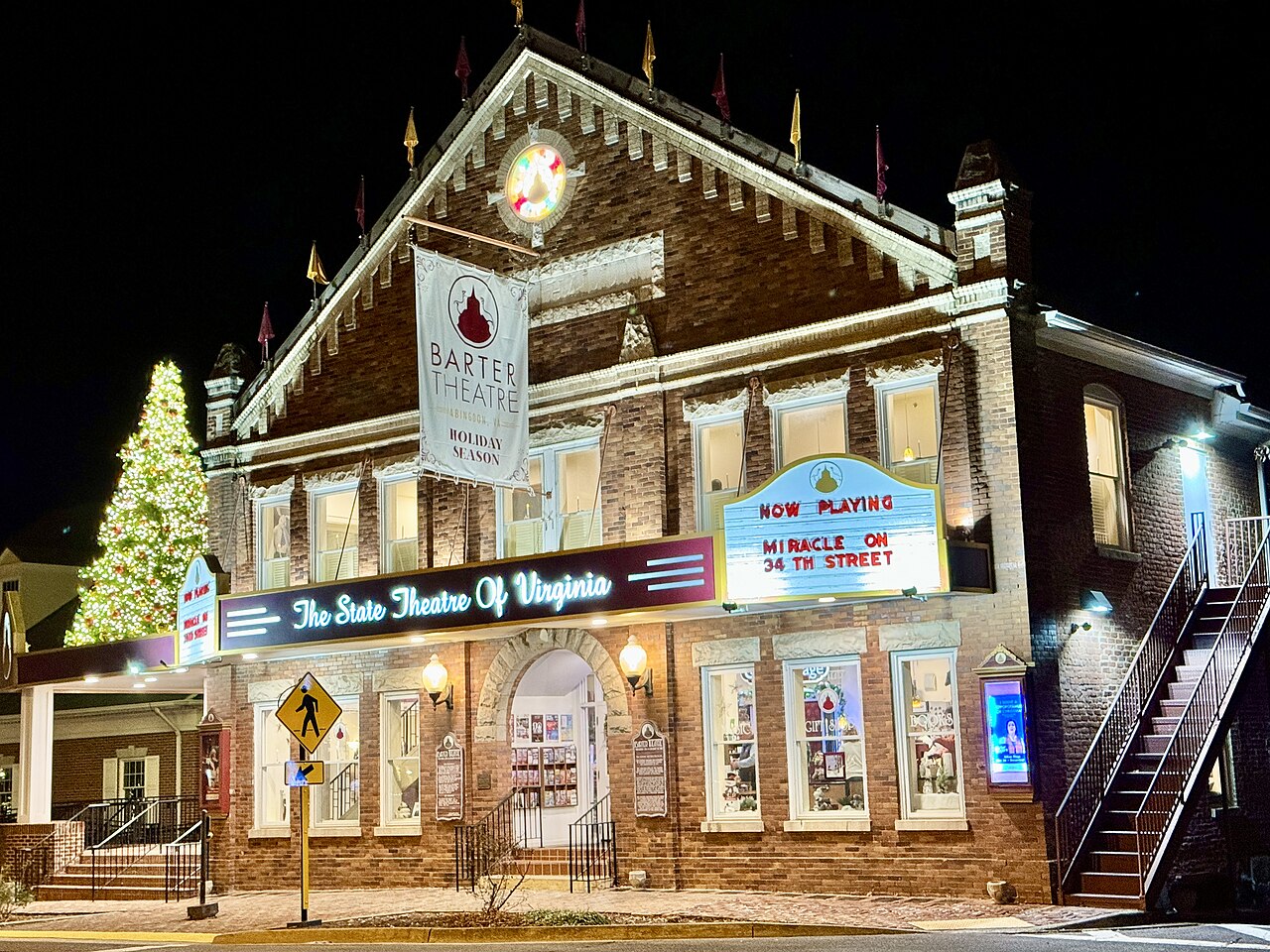 Barter Theatre on Main Street in Abingdon, Virginia — photo by Jerrye & Roy Klotz, CC BY-SA 4.0 via Wikimedia Commons